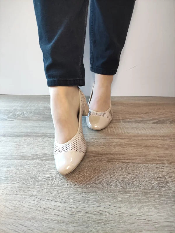 PANTOFI CASUAL PERFORATI DAMA CAPRICE 22504-44 BEJ CU LAC - imagine 3