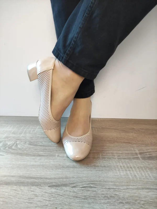 PANTOFI CASUAL PERFORATI DAMA CAPRICE 22504-44 BEJ CU LAC - imagine 4