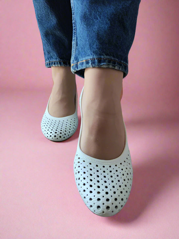 PANTOFI CASUAL PERFORATI DAMA RIEKER 41057-80 ALBI - imagine 4