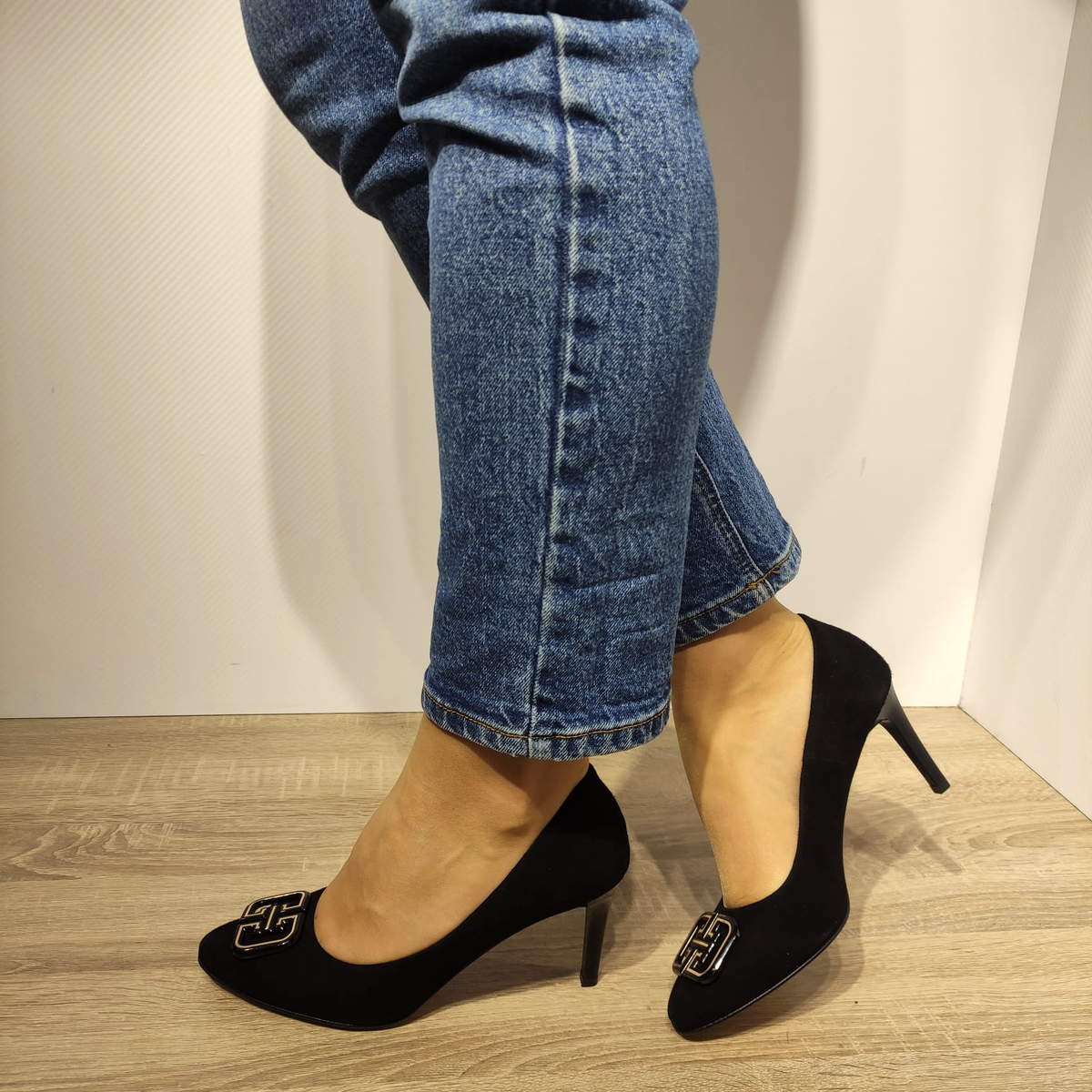 PANTOFI ELEGANTI DAMA AGA 1231.19 NEGRI VELUR - imagine 2