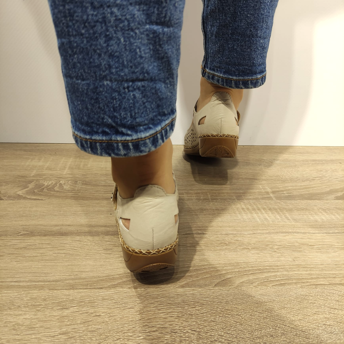 PANTOFI PERFORATI CASUAL DAMA RIEKER 41399-60 BEJ - imagine 4