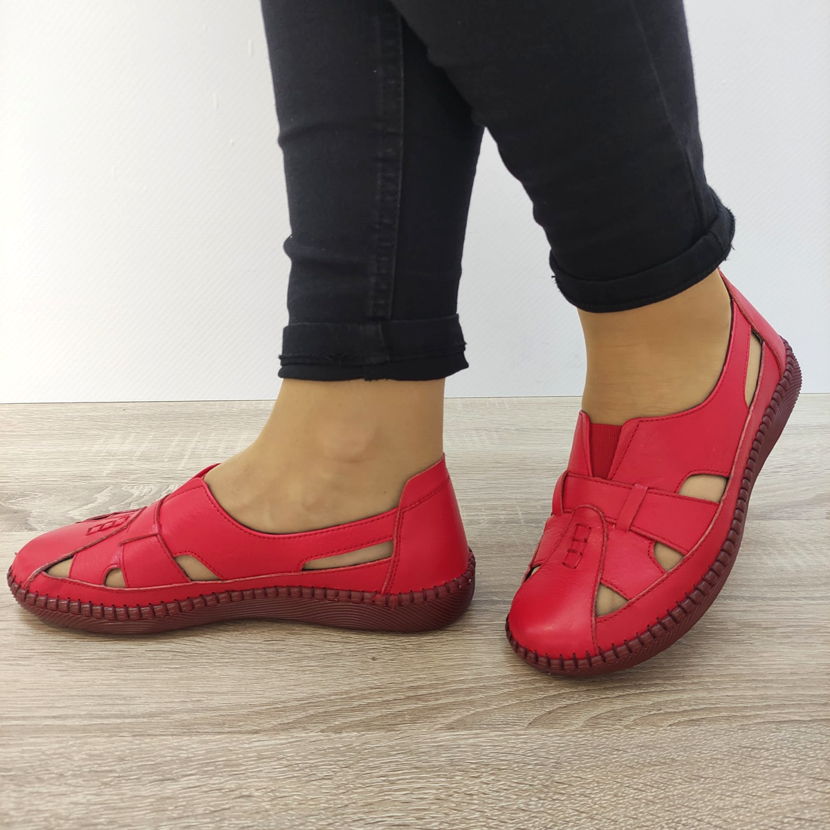 PANTOFI PERFORATI DAMA CASPIAN 4139 ROSII - imagine 3