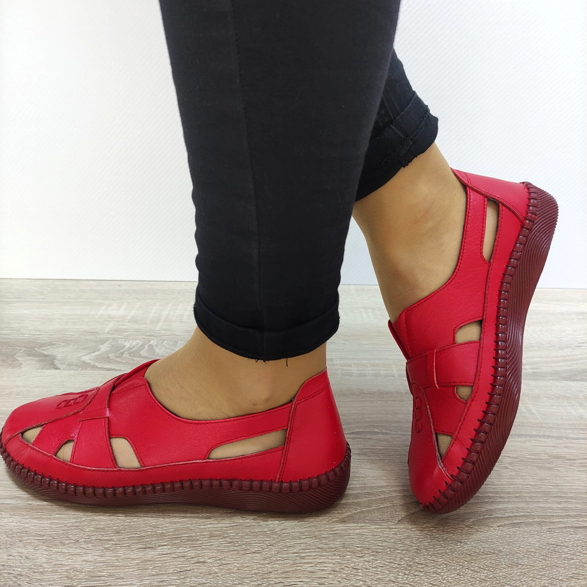 PANTOFI PERFORATI DAMA CASPIAN 4139 ROSII - imagine 2