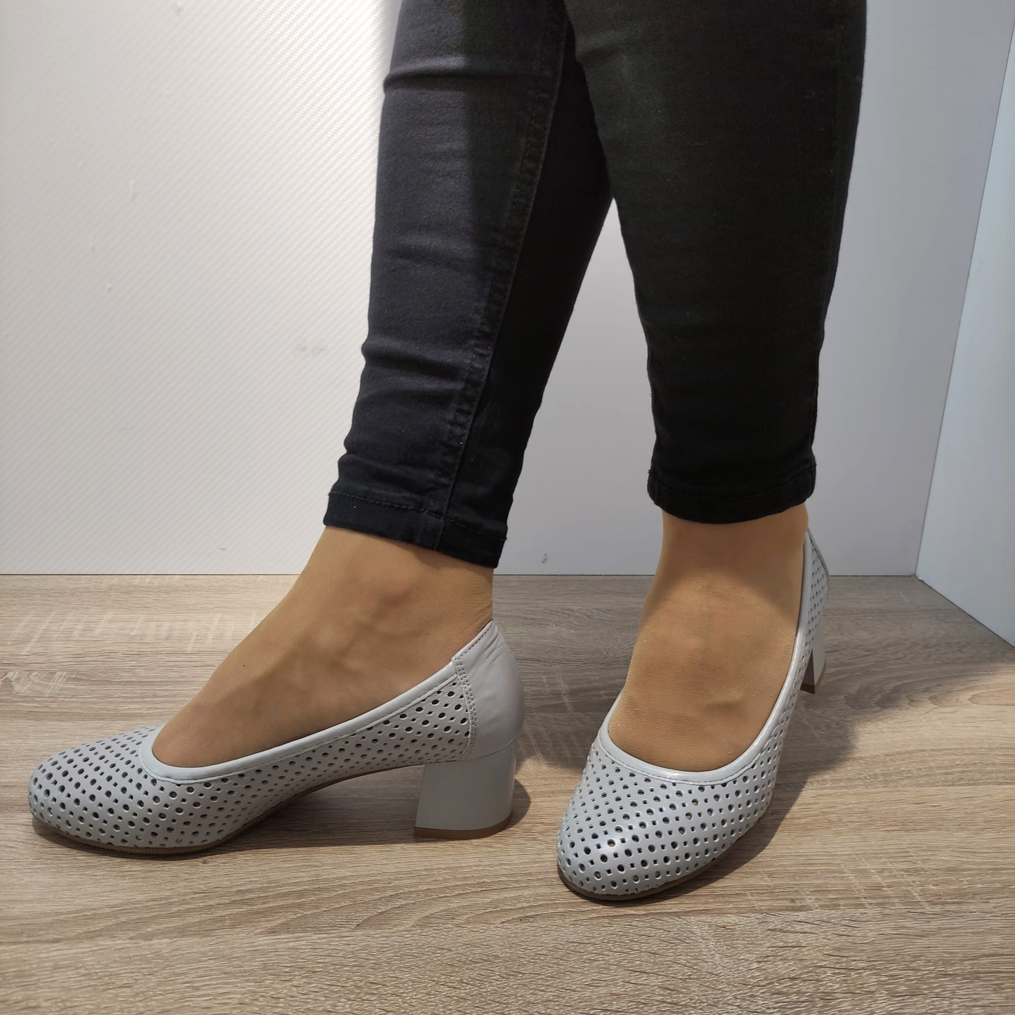 PANTOFI PERFORATI DAMA CONHPOL RELAX T-372B GRI