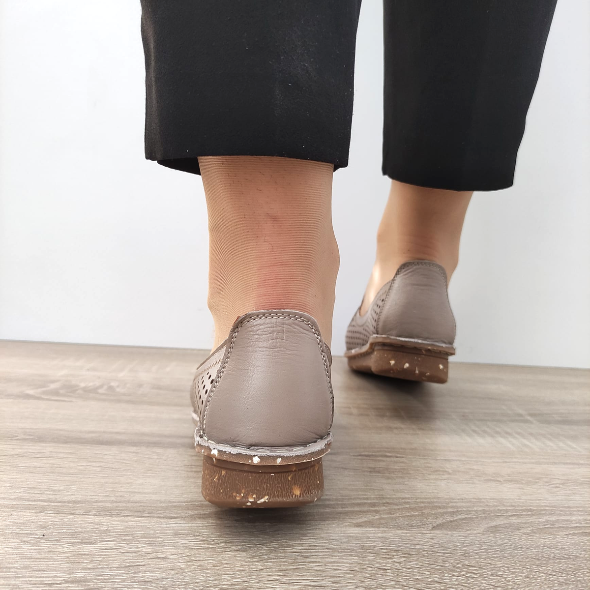 PANTOFI PERFORATI DAMA DOGATI 101131-1 GREJ - imagine 4