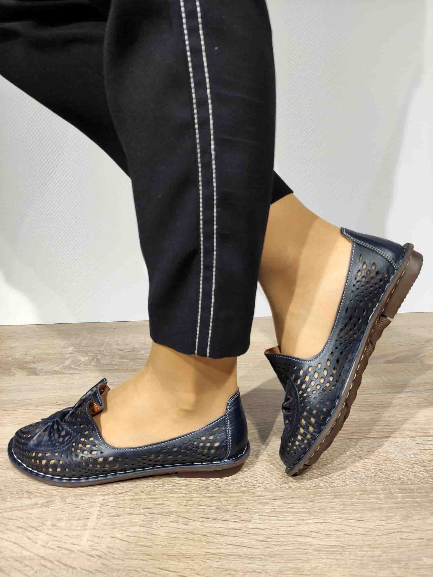 PANTOFI CASUAL PERFORATI DAMA DOGATI 122-1 NEGRI