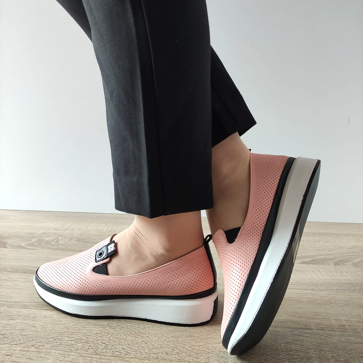 PANTOFI PERFORATI DAMA DOGATI 444 ROZ - imagine 2