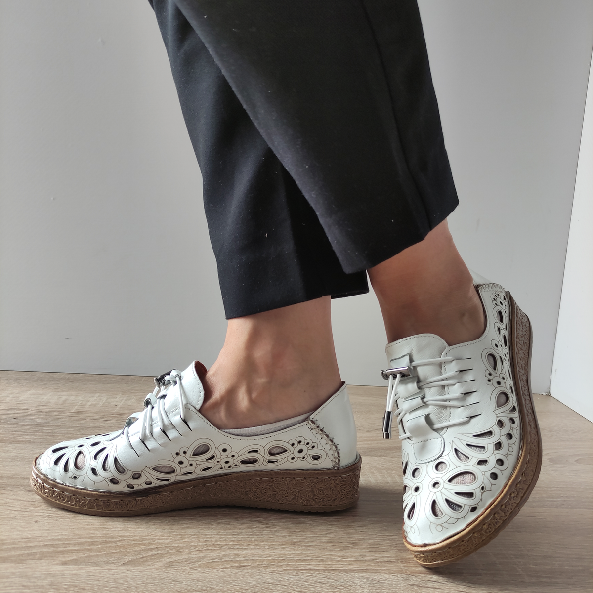 PANTOFI PERFORATI DAMA DOGATI 7154-1 ALBI - imagine 3