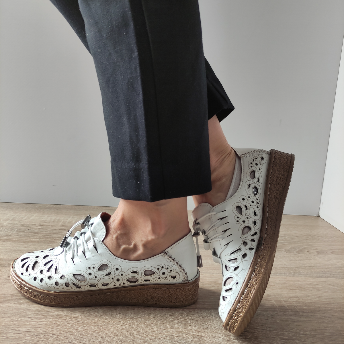 PANTOFI PERFORATI DAMA DOGATI 7154-1 ALBI - imagine 2