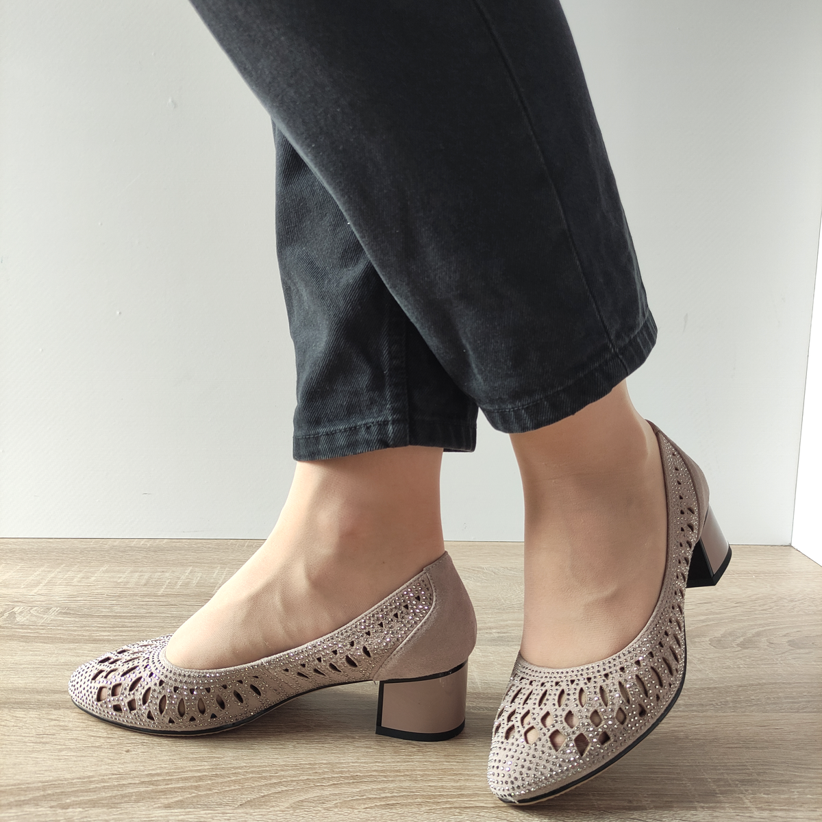 PANTOFI PERFORATI DAMA EPICA 40023B 14-I ROZ NUDE VELUR - imagine 2