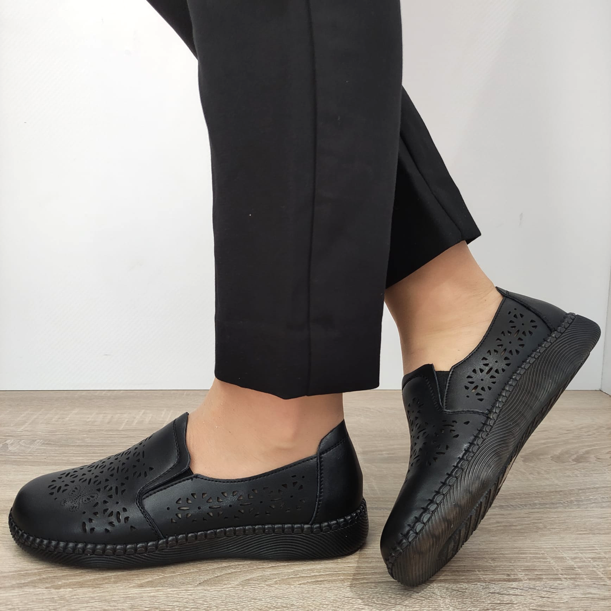 PANTOFI PERFORATI DAMA FORMAZIONE 991-1 NEGRI - imagine 2