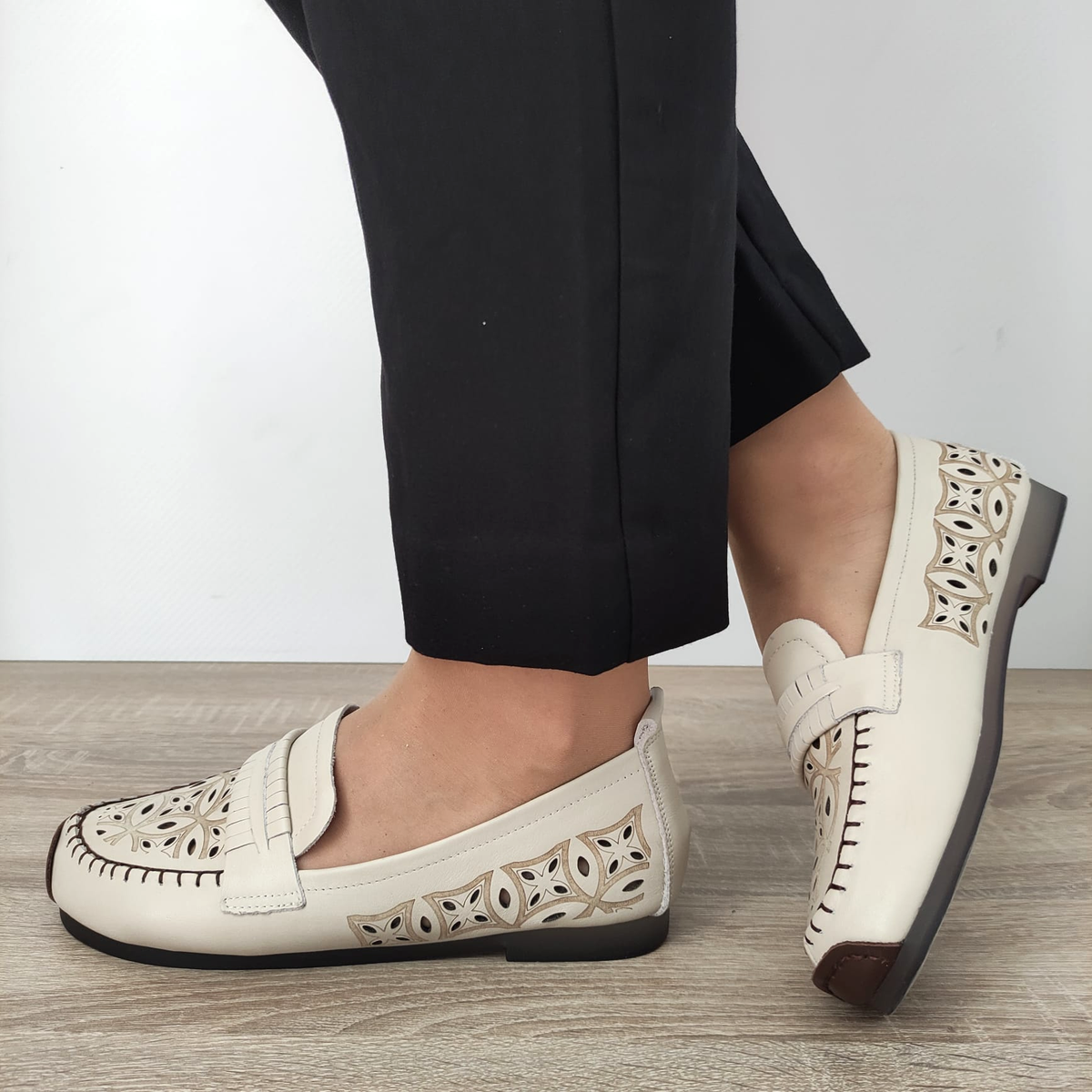 PANTOFI PERFORATI DAMA FORMAZIONE LQN03 CREM - imagine 2