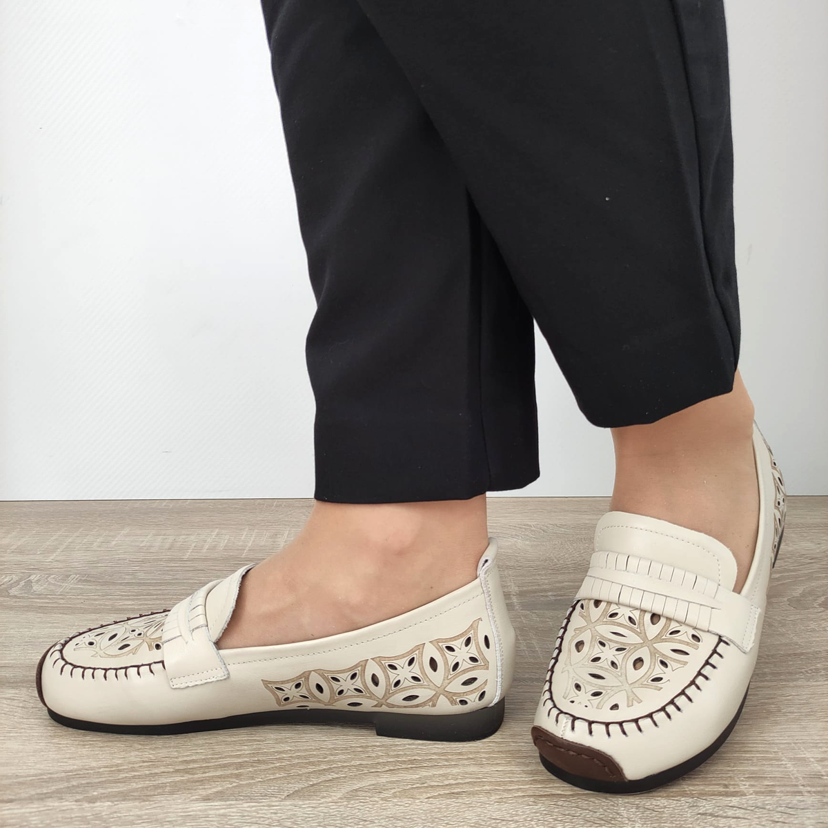 PANTOFI PERFORATI DAMA FORMAZIONE LQN03 CREM - imagine 3