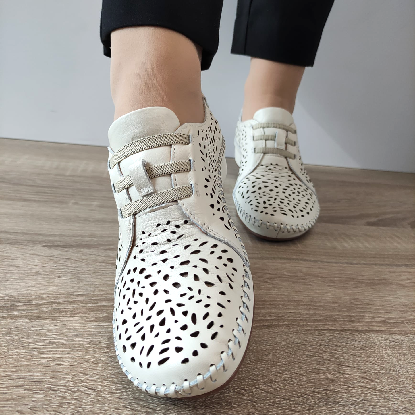 PANTOFI PERFORATI DAMA PIKOLINOS 655-4783 CREM NATA