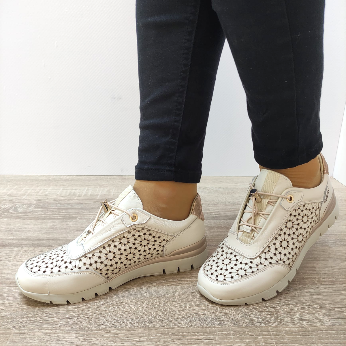 PANTOFI PERFORATI DAMA PIKOLINOS W4R-6584 - imagine 4