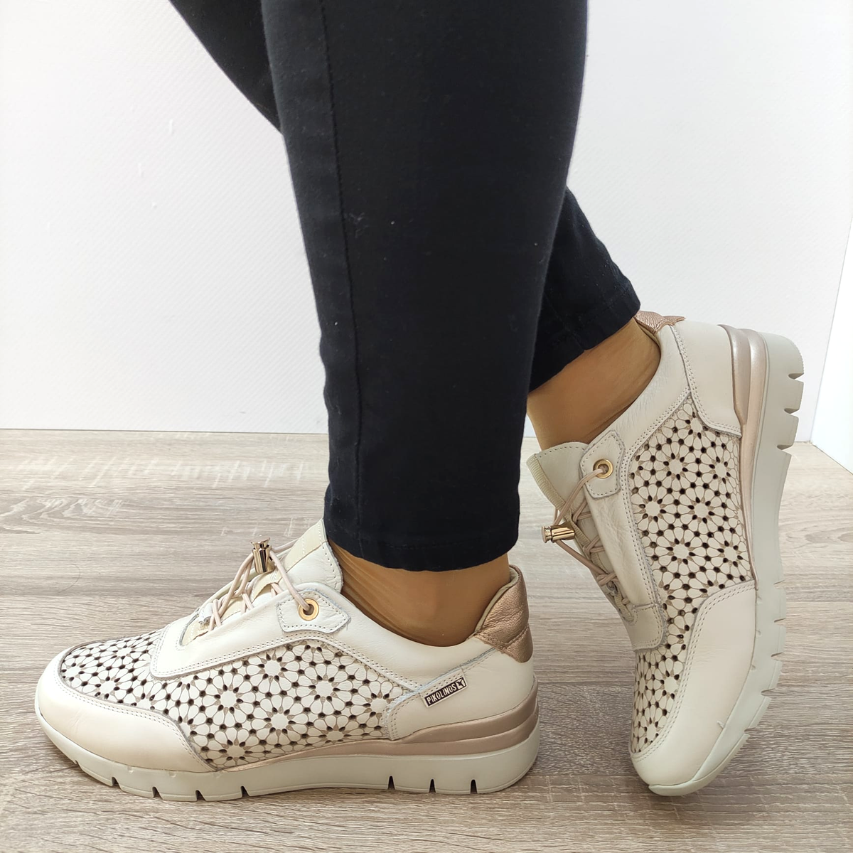 PANTOFI PERFORATI DAMA PIKOLINOS W4R-6584 - imagine 2