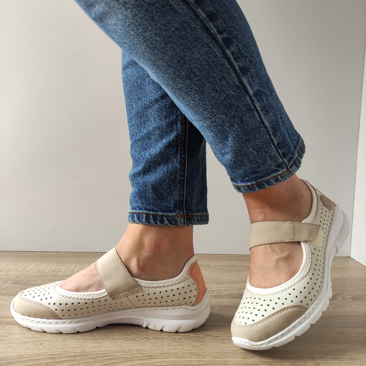 PANTOFI PERFORATI DAMA RIEKER L32B5-81 CREM - imagine 2