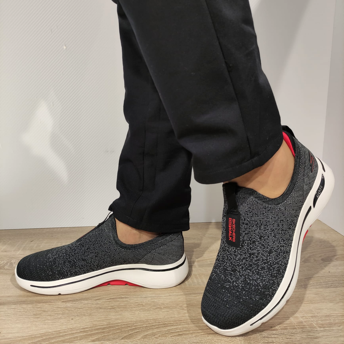 PANTOFI SPORT BARBATI SKECHERS 216256 BKRD NEGRI - imagine 2