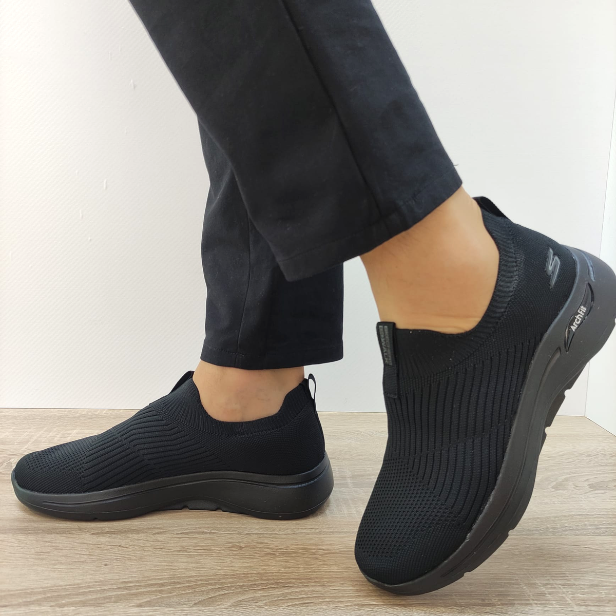 PANTOFI SPORT BARBATI SKECHERS 216118 BBK NEGRI - imagine 2
