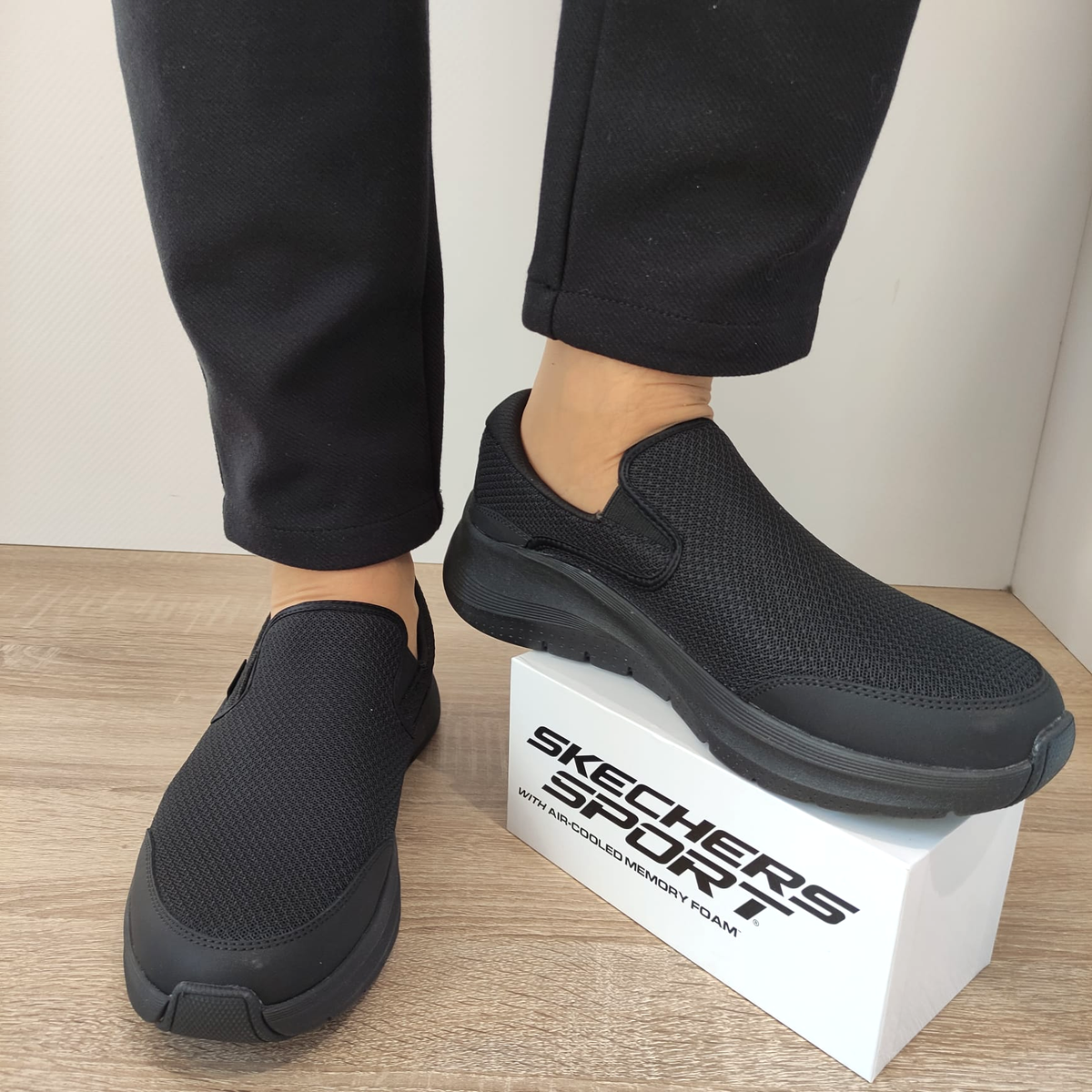 PANTOFI SPORT BARBATI SKECHERS 232706 BBK - imagine 6