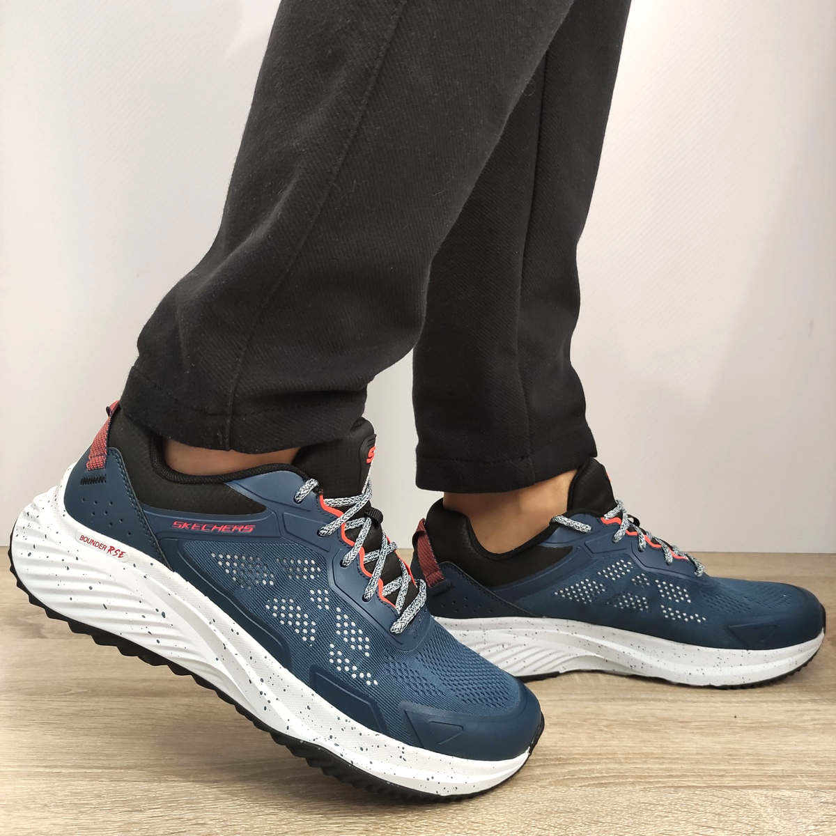 PANTOFI SPORT BARBATI SKECHERS 232780 NVMT - imagine 2