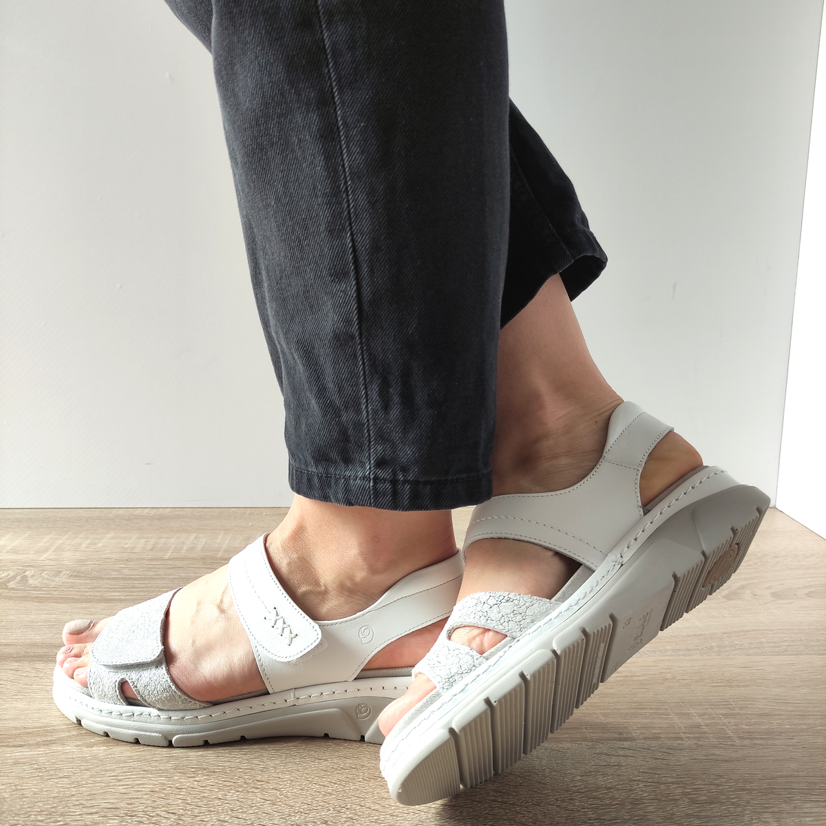 SANDALE CASUAL DAMA SUAVE 12500T MOSTAR 13-N ALBE CU ARGINTIU - imagine 3