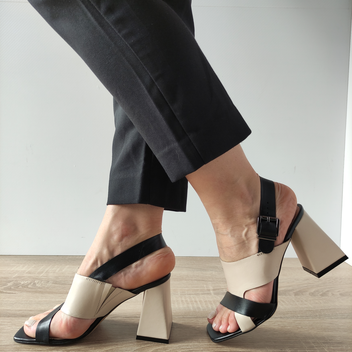 SANDALE ELEGANTE DAMA AGA E9578 NUDE CU NEGRU - imagine 3