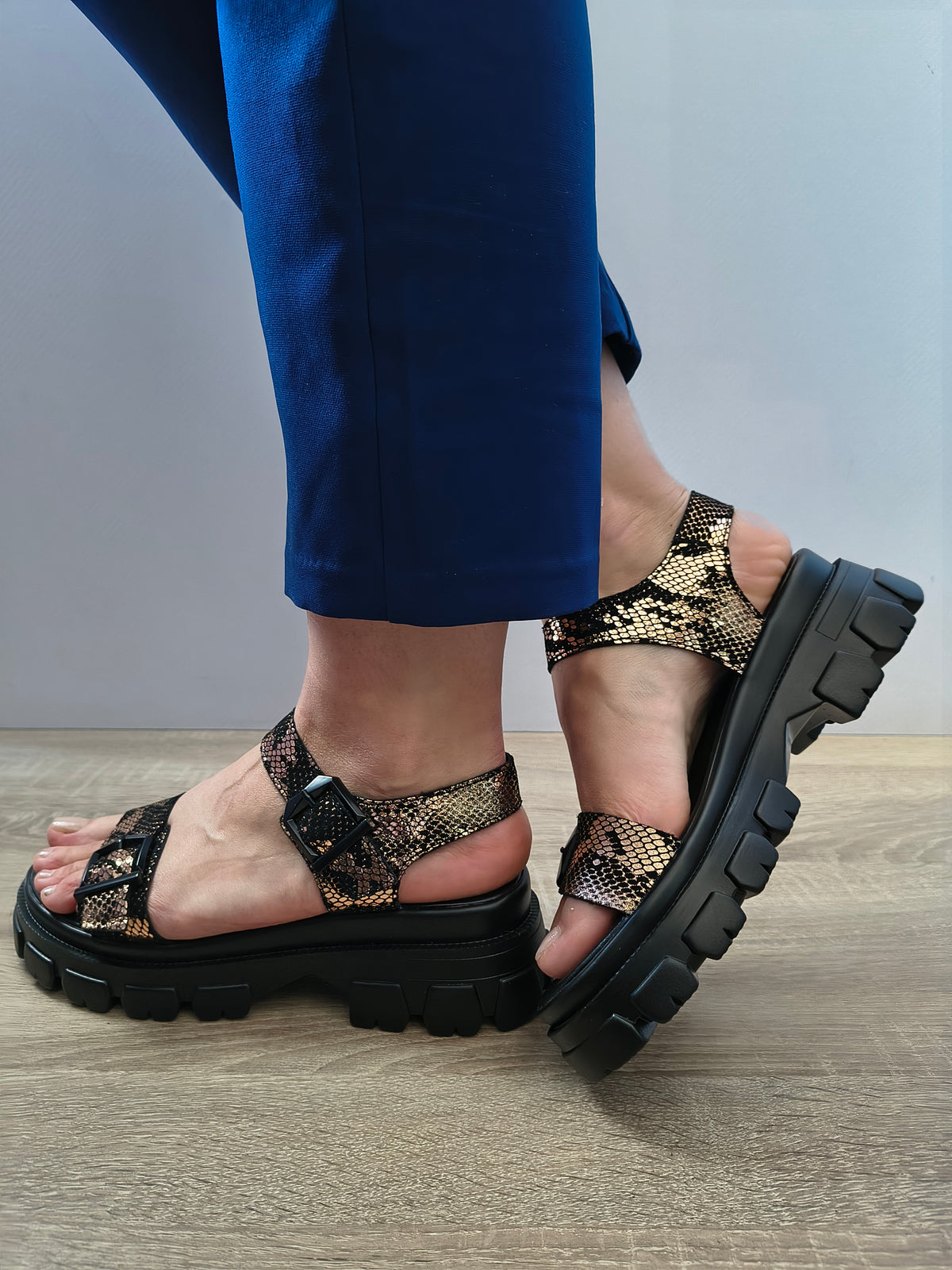 Sandale Casual Damă Karisma 60002C 07-I Negru/Bronze - Piele Naturală - vedere 2