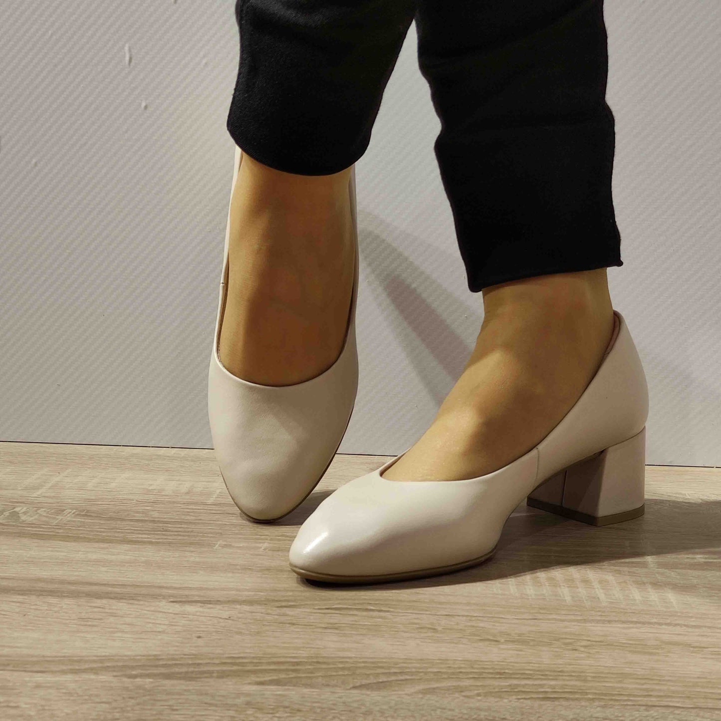 PANTOFI ELEGANTI DAMA TAMARIS 82300-20 BEJ