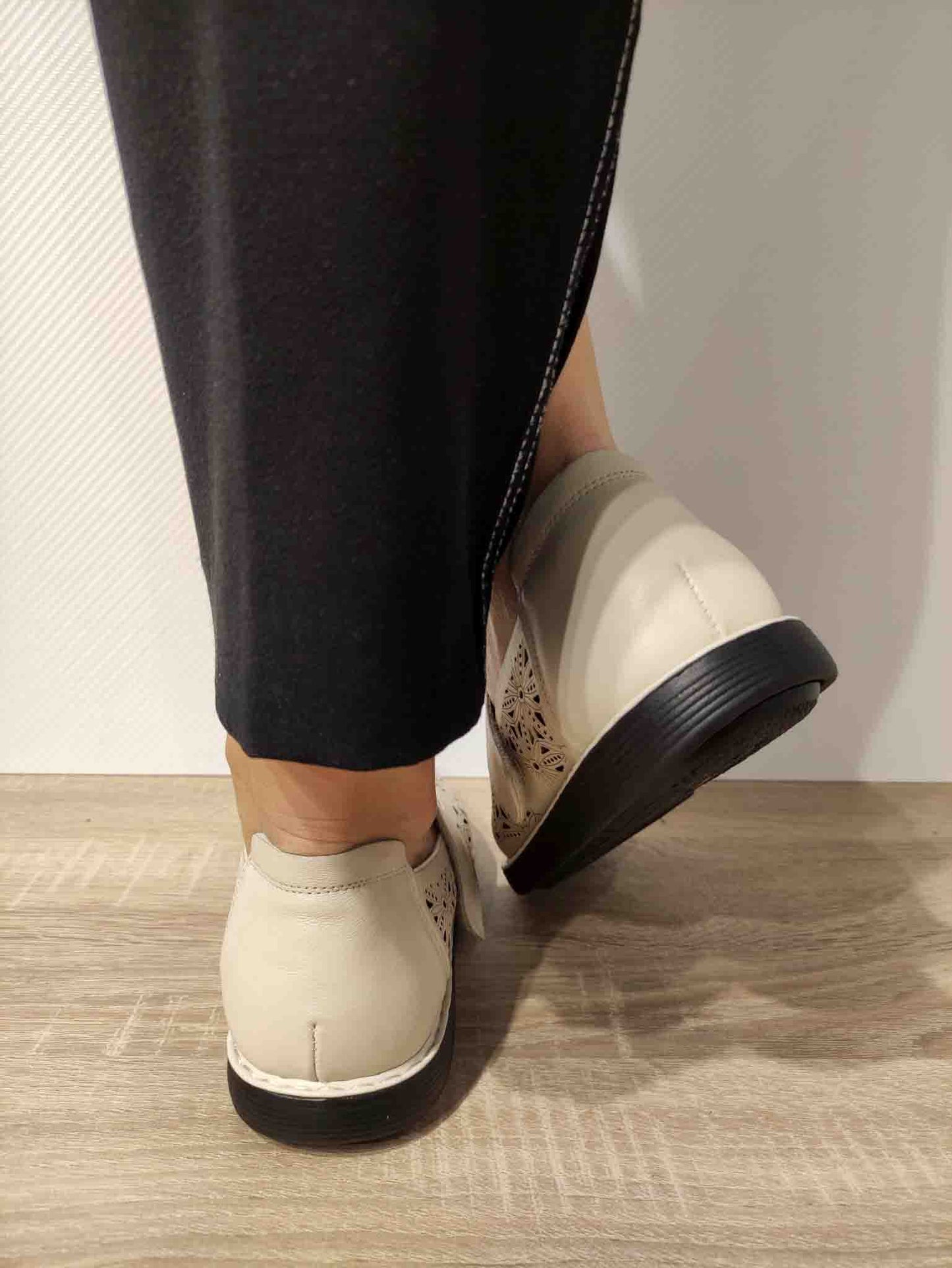 PANTOFI PERFORATI DAMA FORMAZIONE 3233-88