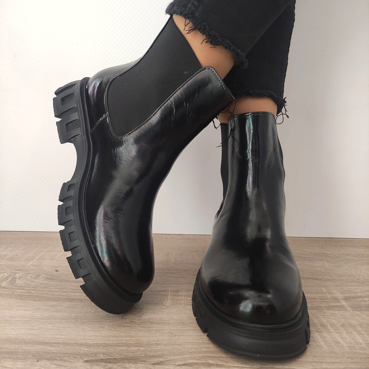 GHETE CASUAL DAMA DOGATI 21016 NEGRE LAC - imagine 5