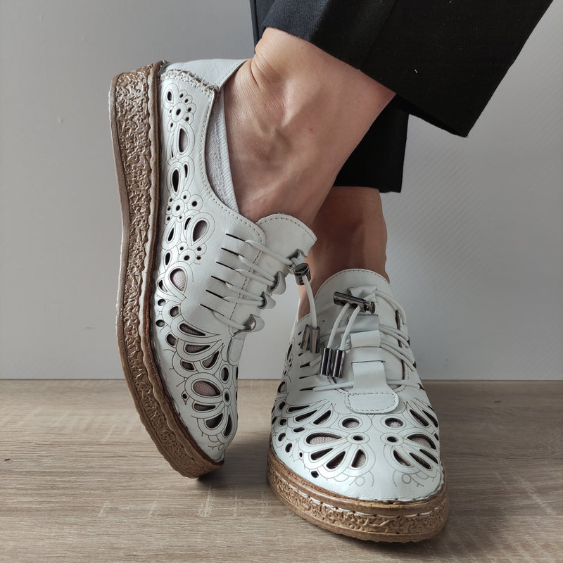 PANTOFI PERFORATI DAMA DOGATI 7154-1 ALBI - imagine 4