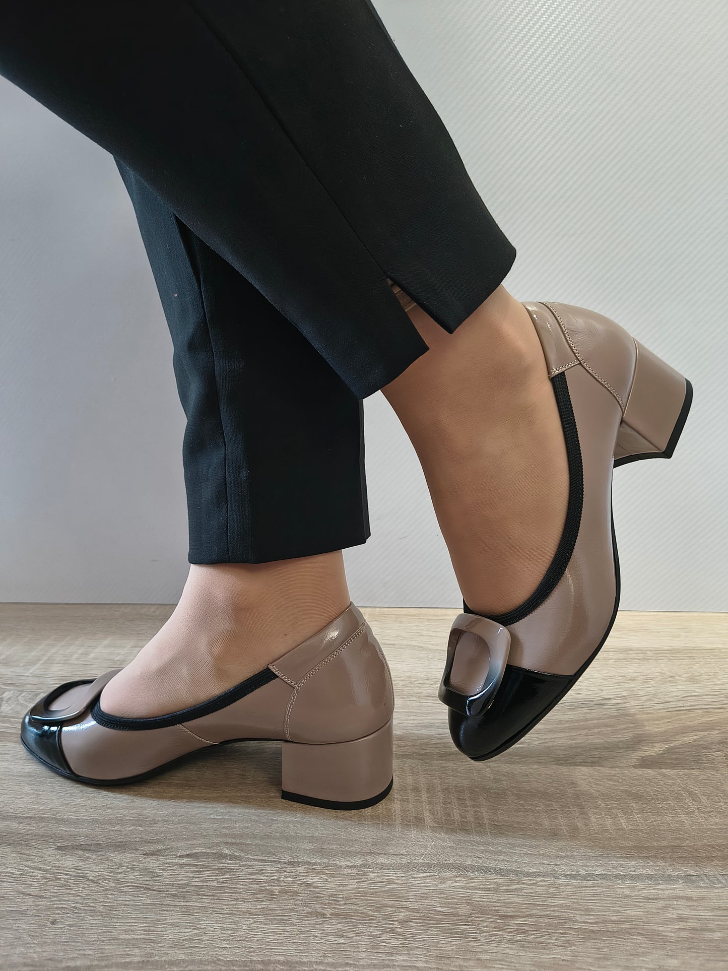 PANTOFI ELEGANTI DAMA AGA 02373 272 3079 GREJ/NEGRU LAC
