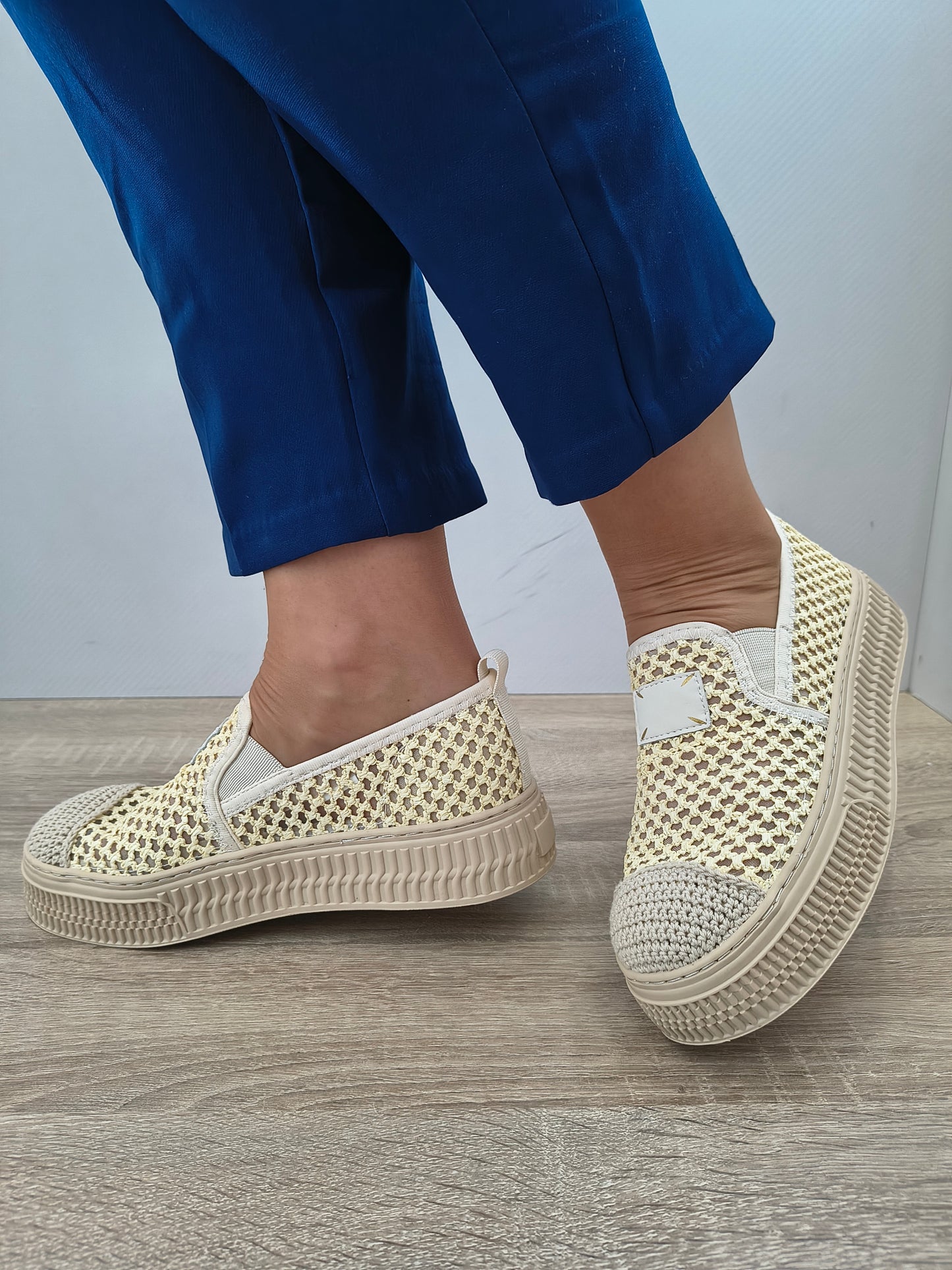 PANTOFI PERFORATI DAMA FORMAZIONE 25309-1 CREM