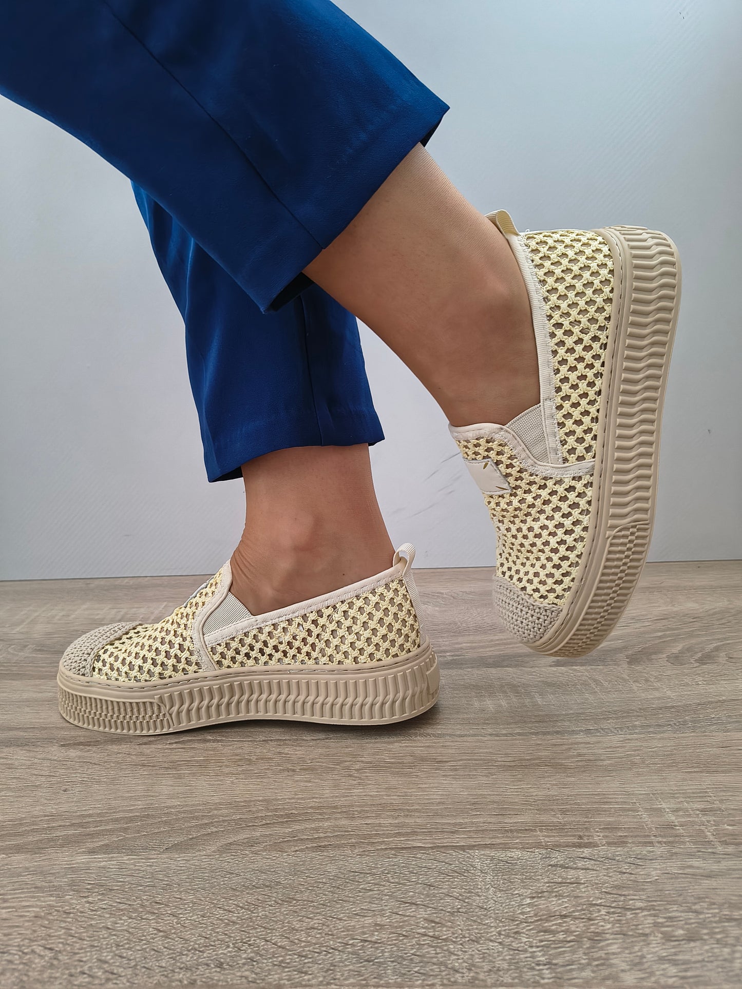 PANTOFI PERFORATI DAMA FORMAZIONE 25309-1 CREM
