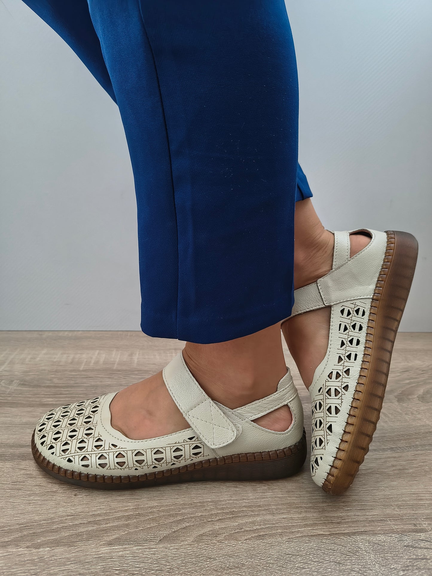 PANTOFI PERFORATI DAMA FORMAZIONE S9686 CREM