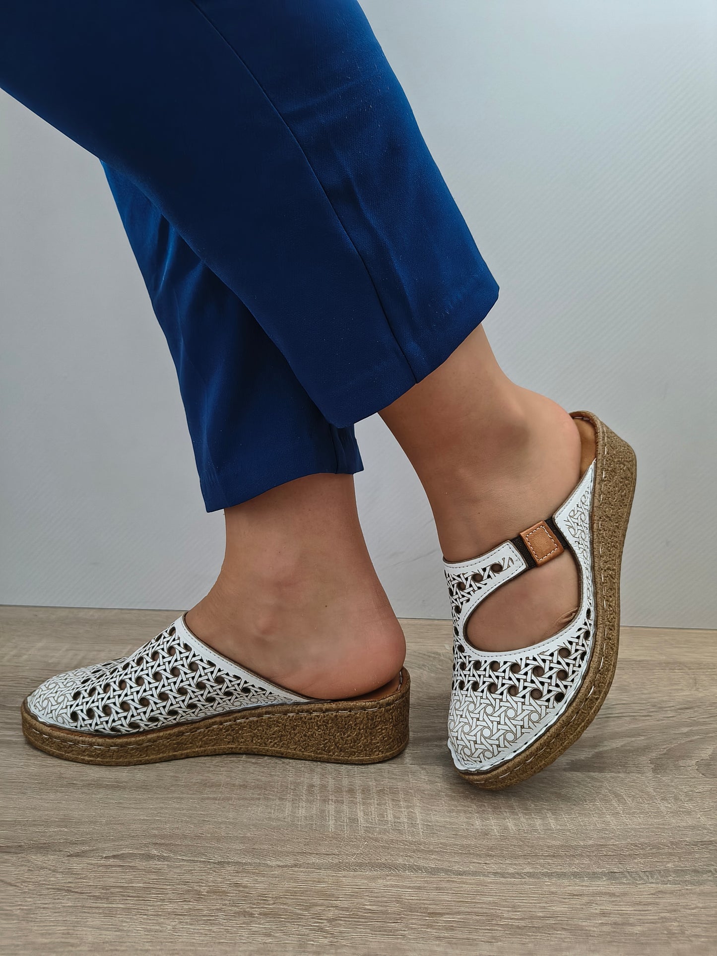 SABOTI CASUAL DAMA DOGATI 015 6410-1 ALB