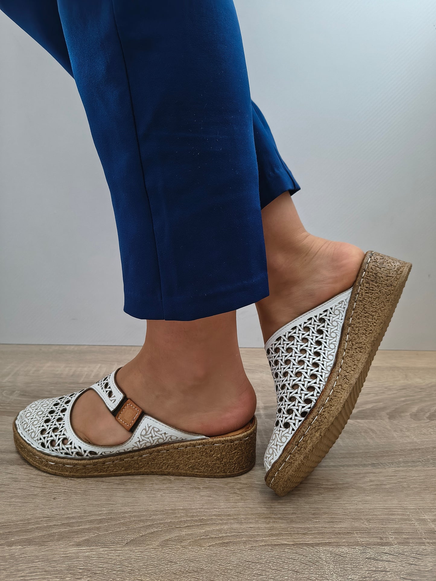 SABOTI CASUAL DAMA DOGATI 015 6410-1 ALB