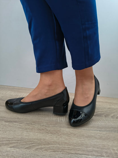 PANTOFI ELEGANTI DAMA CAPRICE 22500-42 022 NEGRUJ + LAC