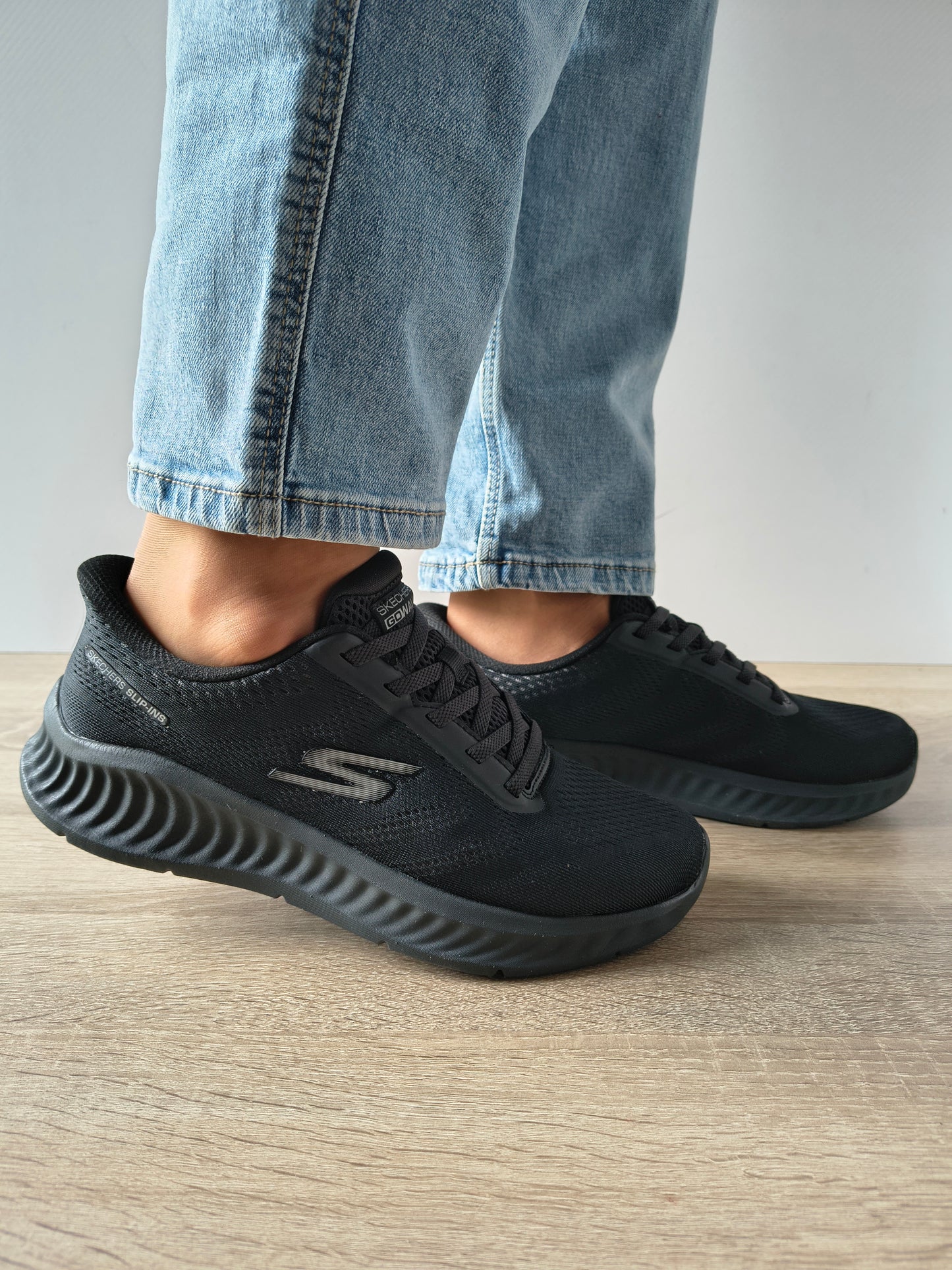 PANTOFI SPORT BARBATI SKECHERS 216375 BBK NEGRU