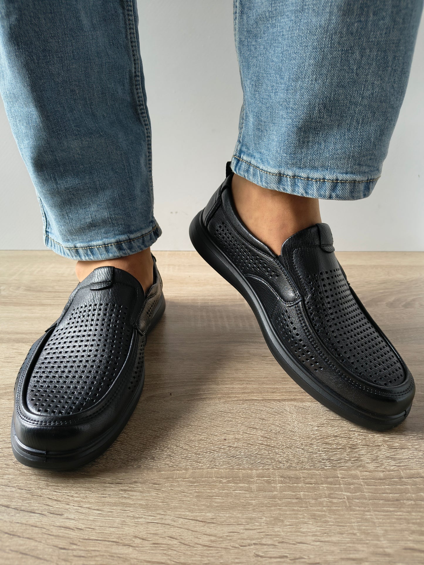 PANTOFI PERFORATI BARBATI MELS 26027 NEGRU