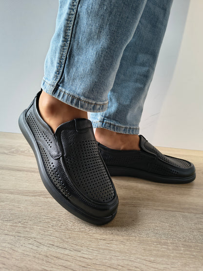 PANTOFI PERFORATI BARBATI MELS 26027 NEGRU