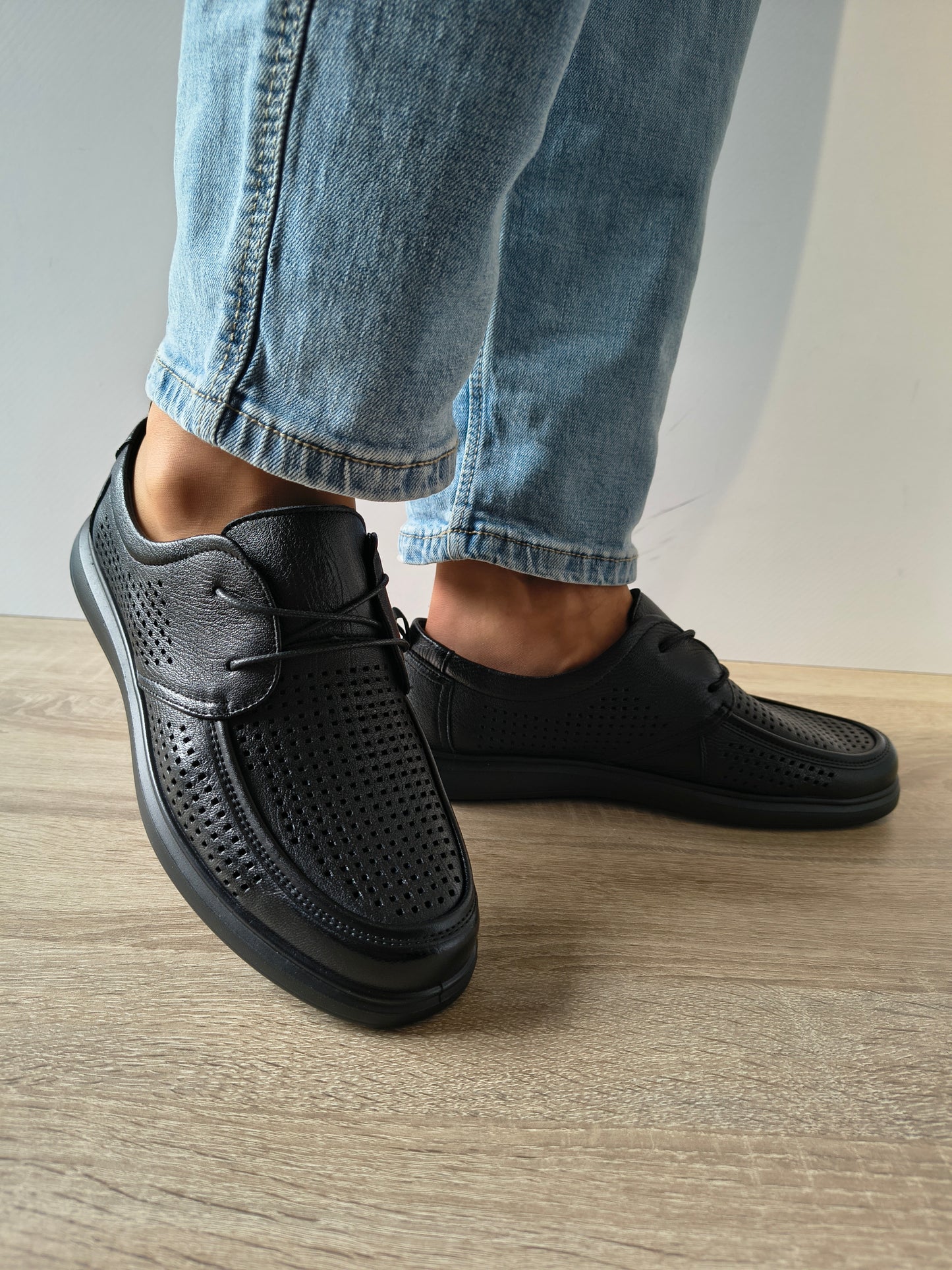 PANTOFI PERFORATI BARBATI MELS 26030 NEGRU