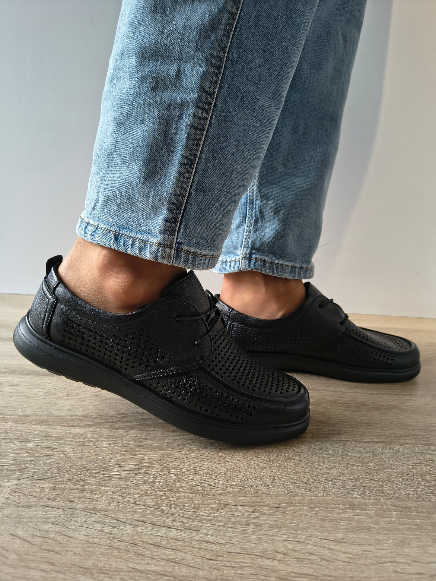 PANTOFI PERFORATI BARBATI MELS 26030 NEGRU