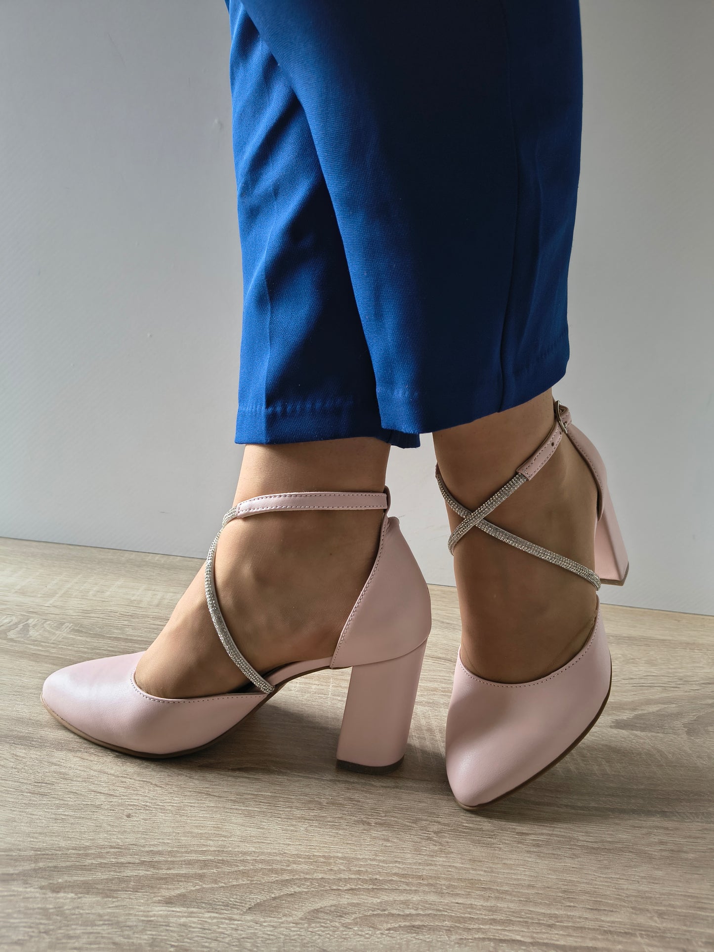 PANTOFI DECUPATI ELEGANTI DAMA PERLLA 3671-4 ROZ