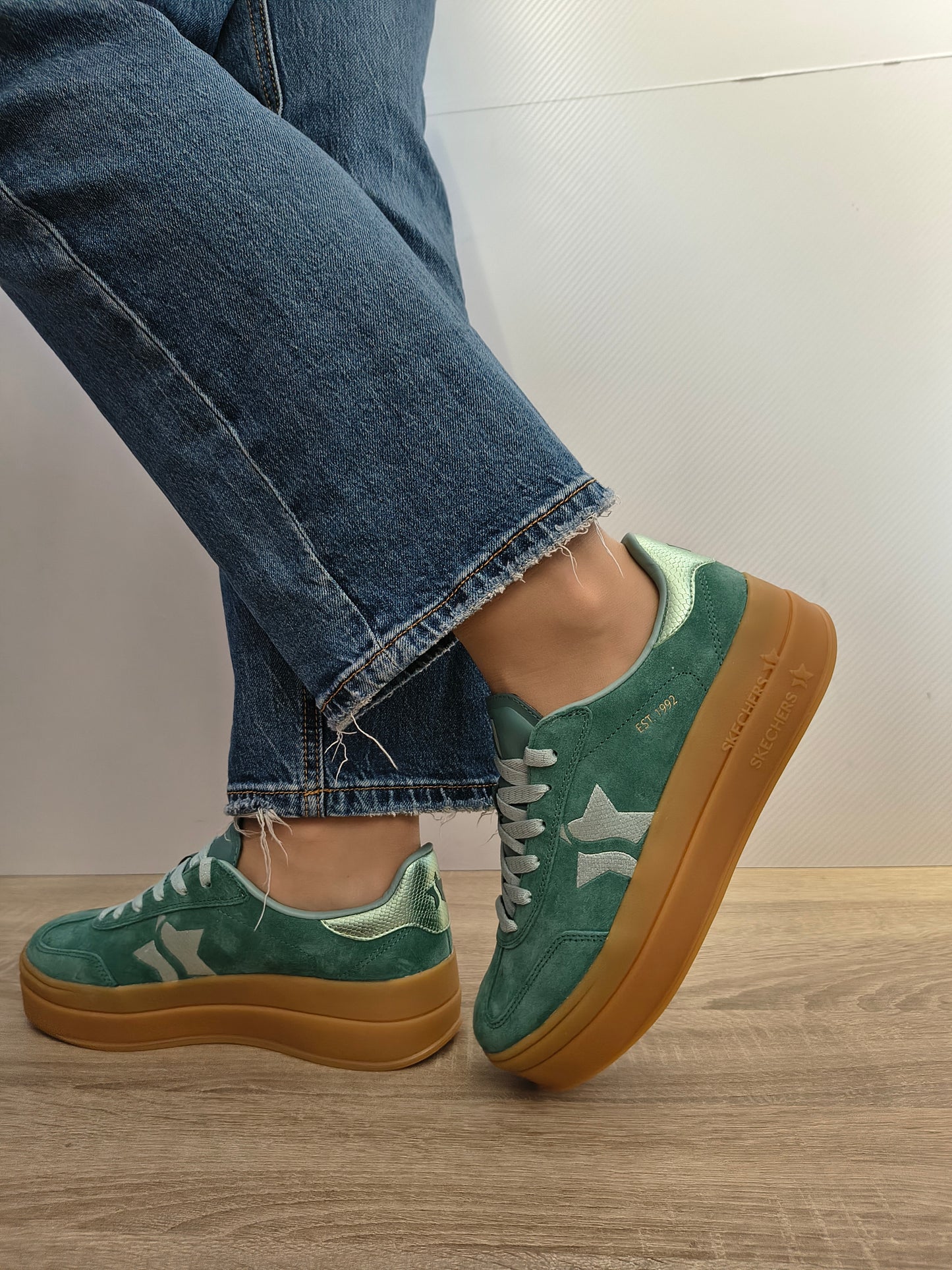 PANTOFI CASUAL DAMA SKECHERS 185430 GRN VERDE DESCHIS VELUR