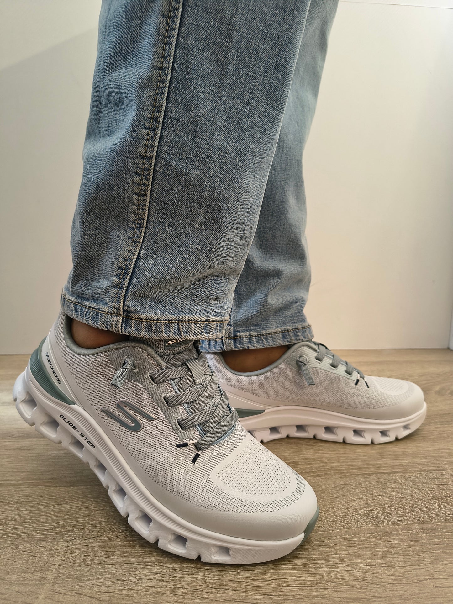 Pantofi Sport Bărbați Skechers 233132 Wlb Alb/gri - Textil