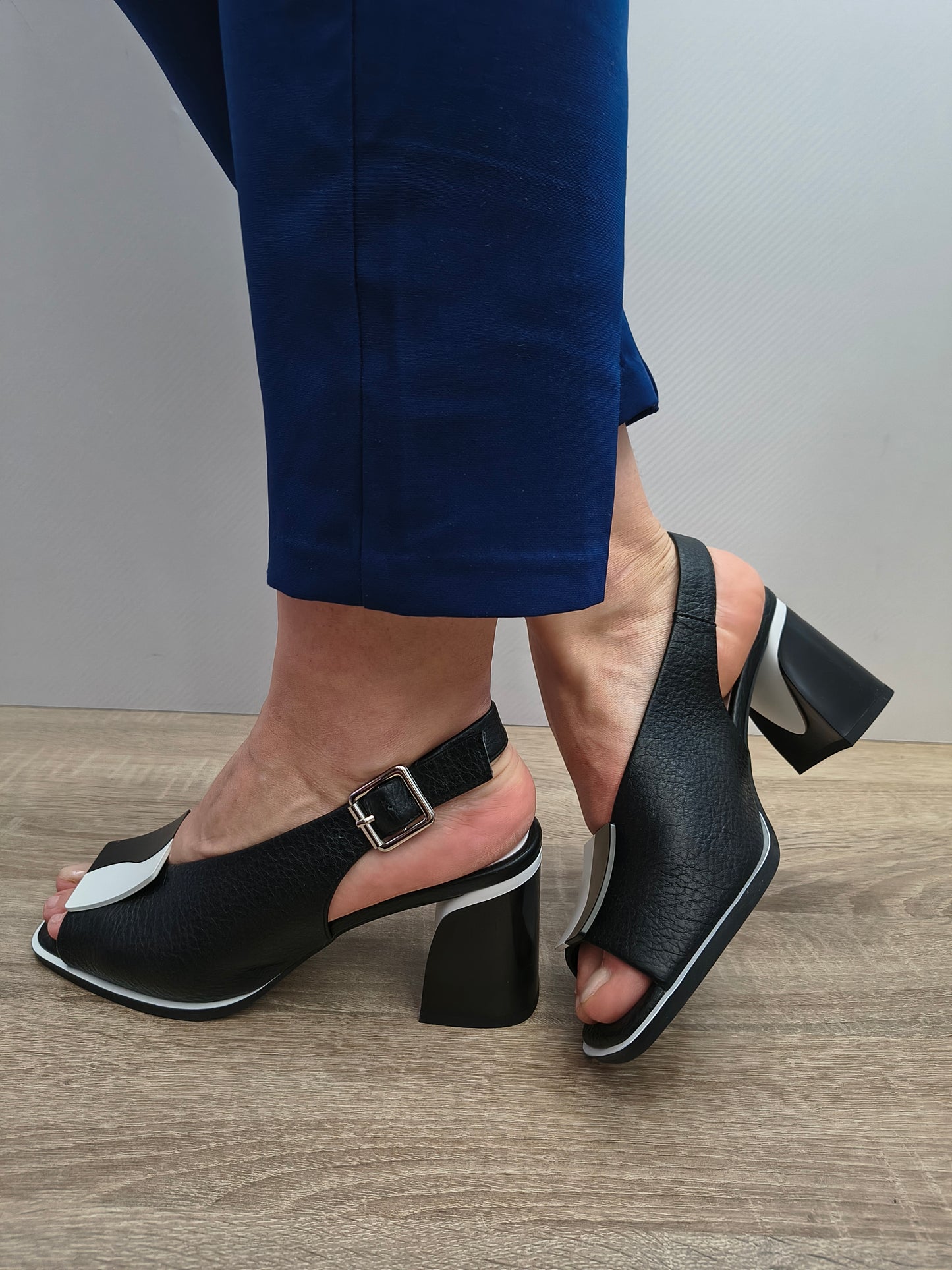 Sandale Elegante Damă Karisma 80004B 01-N Negru - Piele Naturală