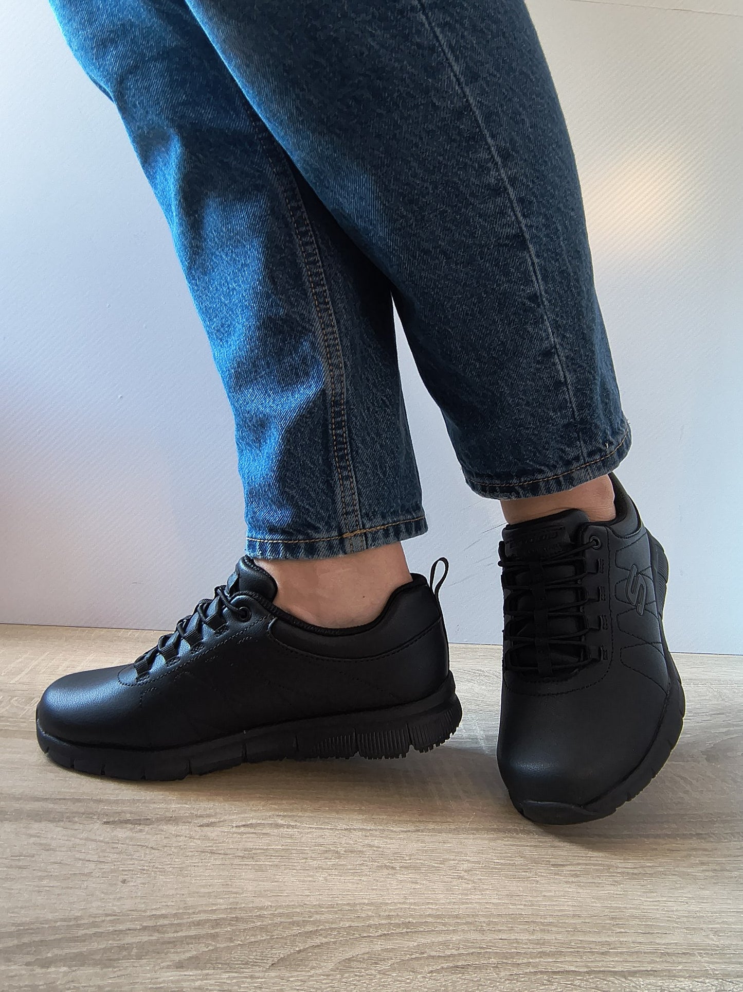 PANTOFI SPORT DAMĂ SKECHERS 108214EC BLK NEGRI