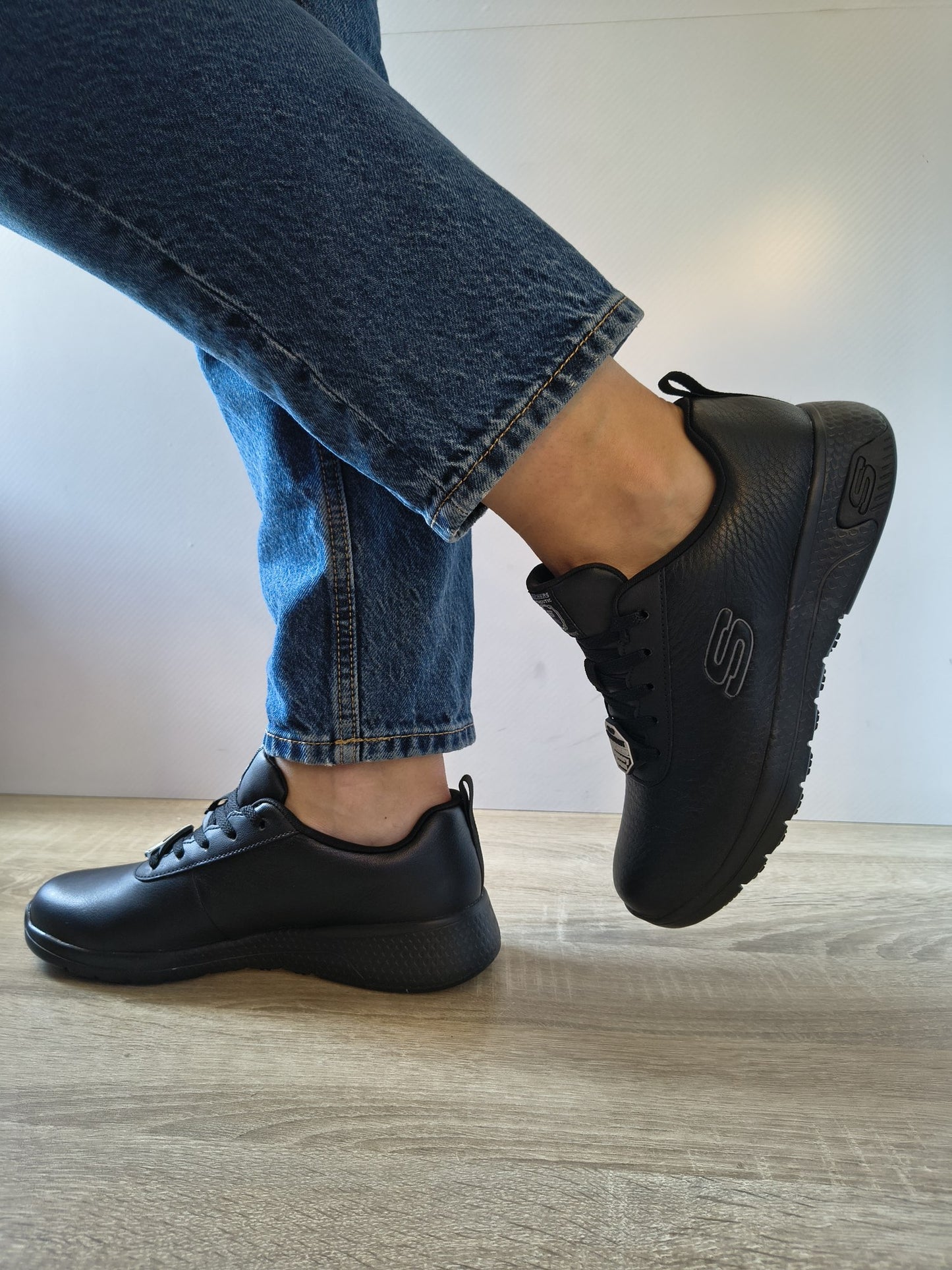 PANTOFI SPORT DAMĂ SKECHERS 108010EC BLK NEGRI